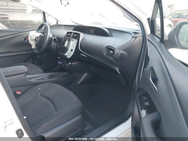 Toyota Prius Two 2016 JTDKBRFU4G3021766 Image 5