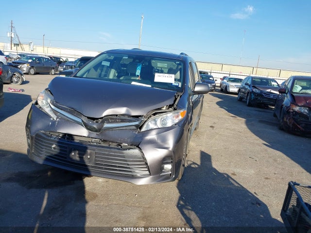 Toyota Sienna Xle 8 Passenger 2018 5TDYZ3DC6JS965880 Image 12
