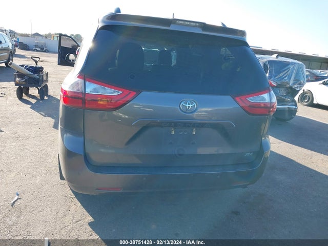 Toyota Sienna Xle 8 Passenger 2018 5TDYZ3DC6JS965880 Image 16
