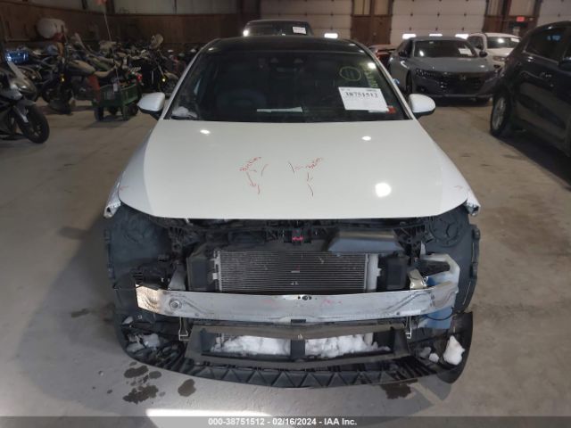 WDD3G4FB0KW002605 Mercedes-Benz A 220 4matic