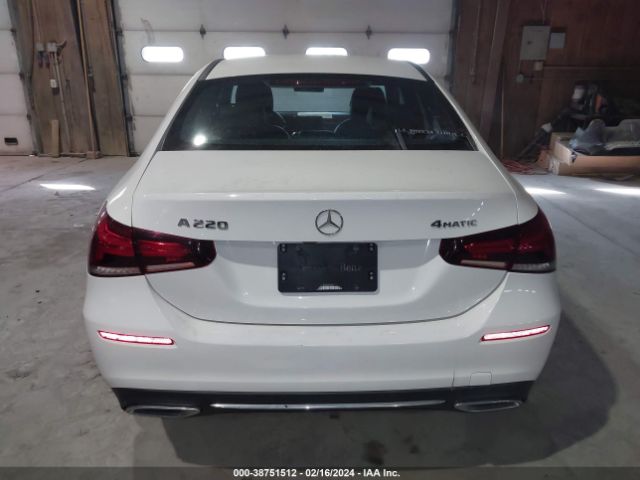 WDD3G4FB0KW002605 Mercedes-Benz A 220 4matic