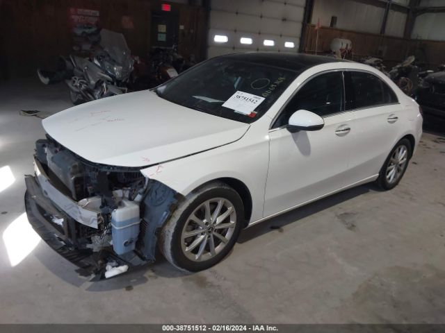 WDD3G4FB0KW002605 Mercedes-Benz A 220 4matic