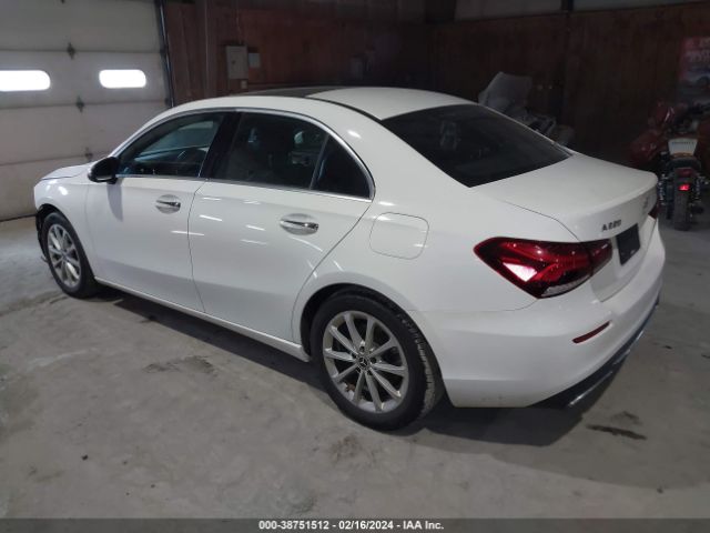 WDD3G4FB0KW002605 Mercedes-Benz A 220 4matic