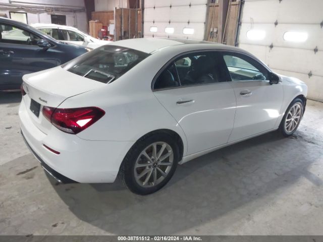 WDD3G4FB0KW002605 Mercedes-Benz A 220 4matic