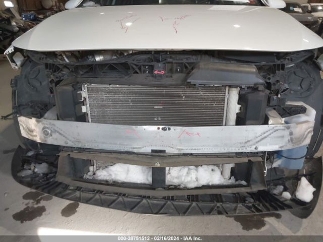 WDD3G4FB0KW002605 Mercedes-Benz A 220 4matic