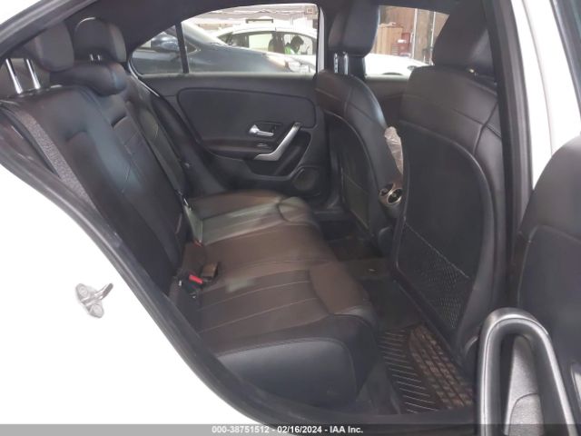 WDD3G4FB0KW002605 Mercedes-Benz A 220 4matic