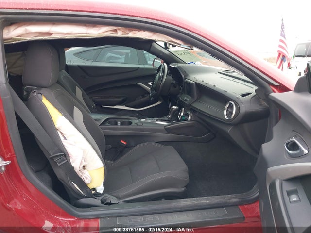 2018 CHEVROLET CAMARO 1G1FB1RX3J0119682 Photo 4