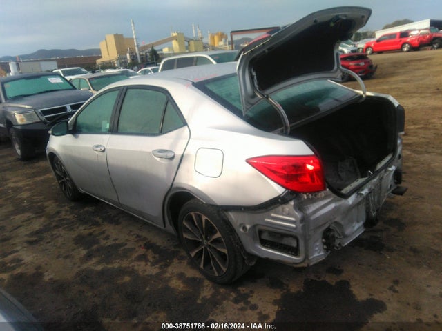 Toyota COROLLA SE 2018 2T1BURHE7JC079045 Image 3