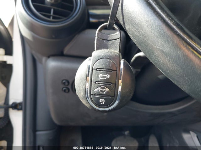 2019 MINI CONVERTIBLE WMWWG5C58K3H08489 Photo 10