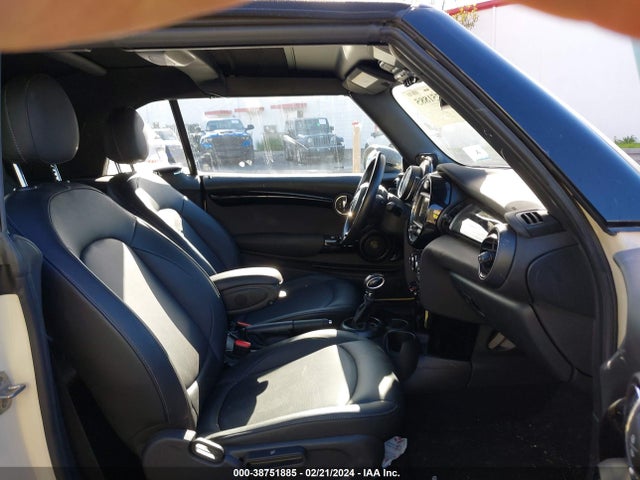 2019 MINI CONVERTIBLE WMWWG5C58K3H08489 Photo 4