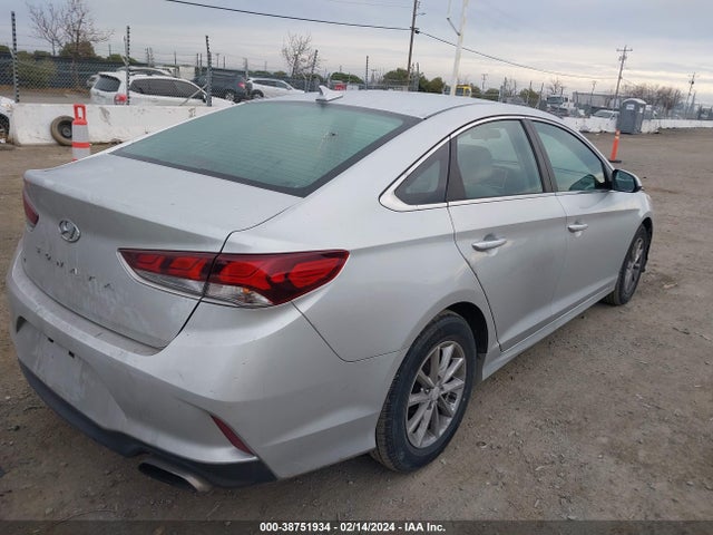 Hyundai SONATA SE 2018 5NPE24AF7JH699108 Image 4