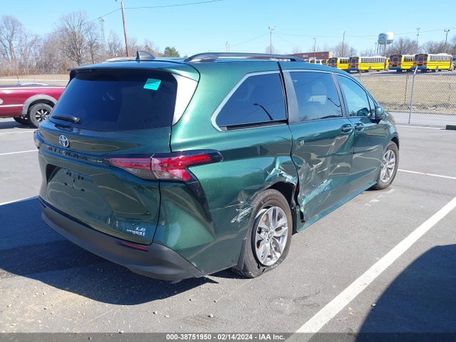 Toyota SIENNA LE 2022 5TDKRKEC4NS106811 Image 4