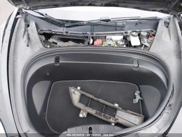 5YJ3E1EB6KF384739 Tesla Model 3 Long Range/performance