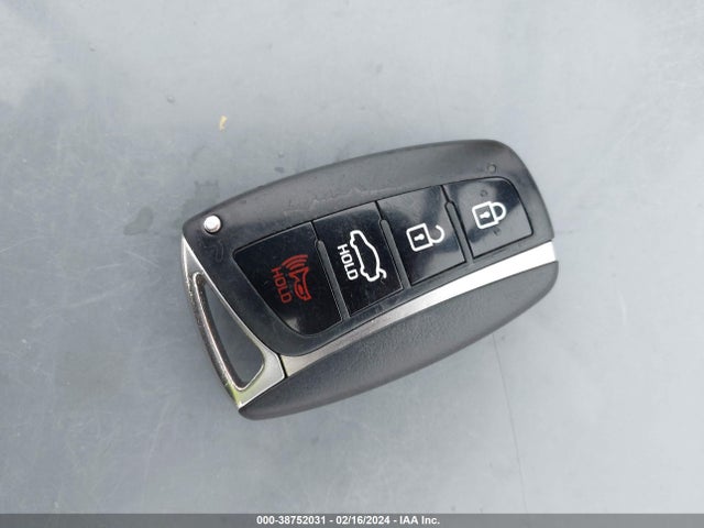 Hyundai Genesis 3.8 2015 KMHGN4JE9FU037904 Image 11