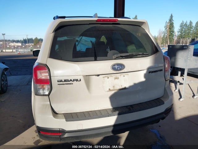 Subaru Forester 2.5i Premium 2018 JF2SJAEC1JH462781 Image 16