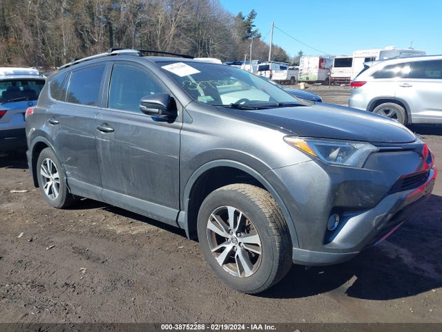 Toyota Rav4 Xle 2017 JTMRFREV7HD218634 Image 1