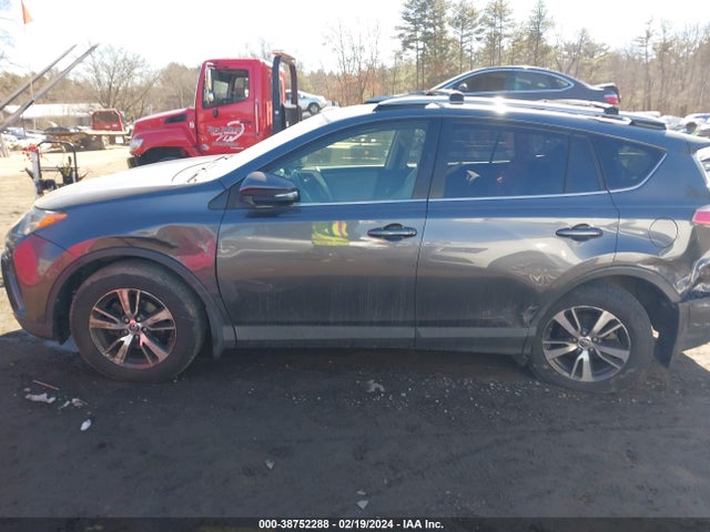 Toyota Rav4 Xle 2017 JTMRFREV7HD218634 Image 14