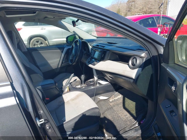 Toyota Rav4 Xle 2017 JTMRFREV7HD218634 Image 5
