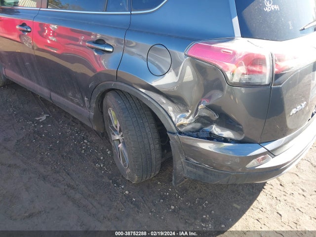 Toyota Rav4 Xle 2017 JTMRFREV7HD218634 Image 6