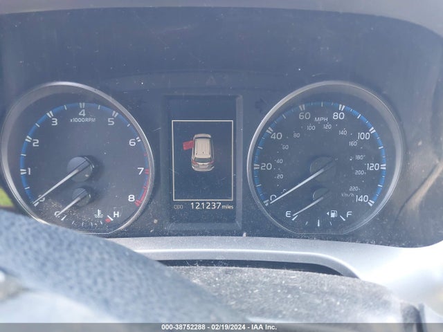 Toyota Rav4 Xle 2017 JTMRFREV7HD218634 Image 7