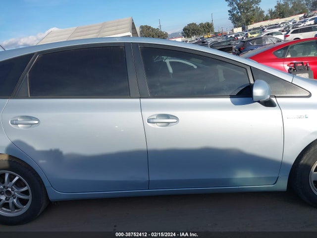 Toyota Prius V Four 2015 JTDZN3EU6FJ023470 Image 13