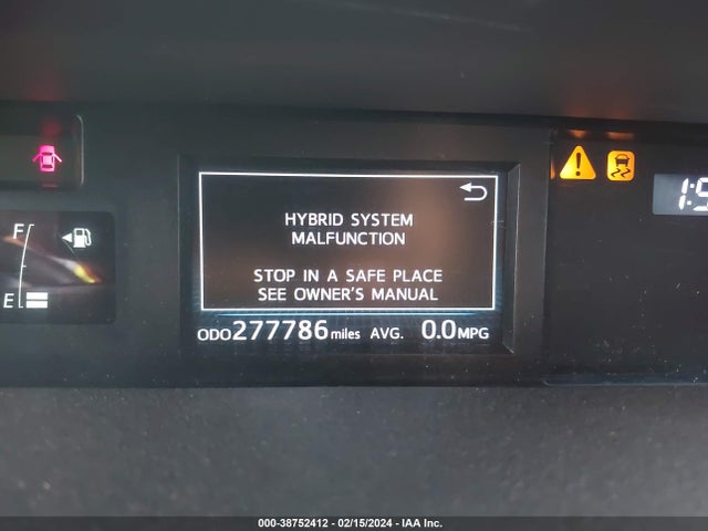 Toyota Prius V Four 2015 JTDZN3EU6FJ023470 Image 15