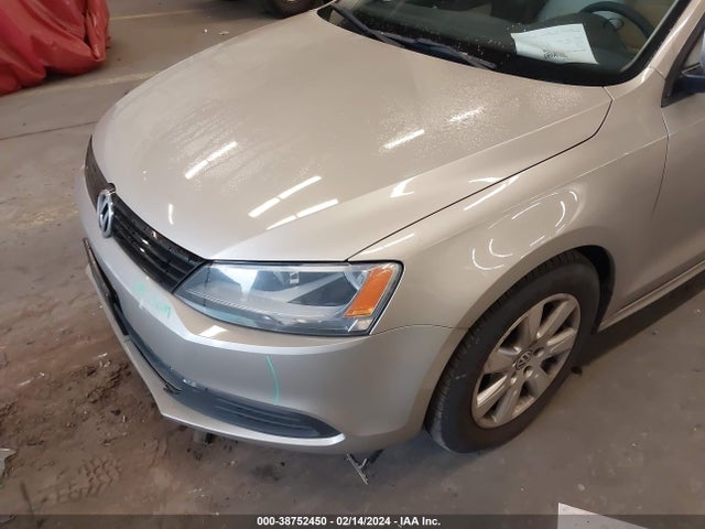 3VWD17AJ5EM247806 Volkswagen Jetta 1.8t Se