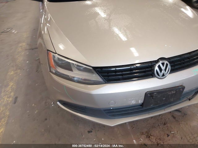 3VWD17AJ5EM247806 Volkswagen Jetta 1.8t Se