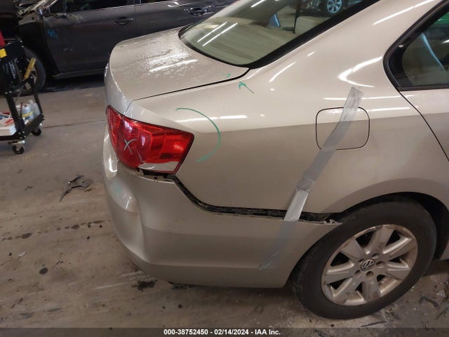 3VWD17AJ5EM247806 Volkswagen Jetta 1.8t Se