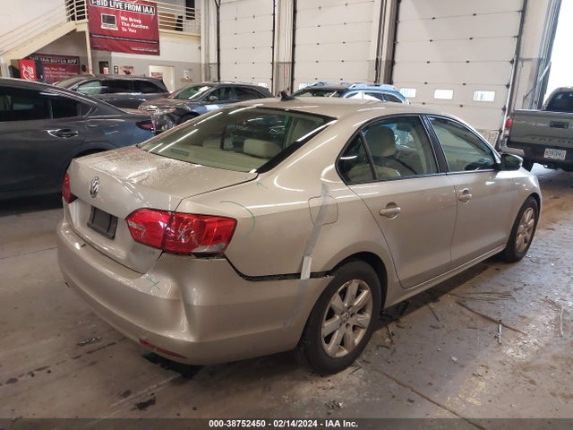 3VWD17AJ5EM247806 Volkswagen Jetta 1.8t Se