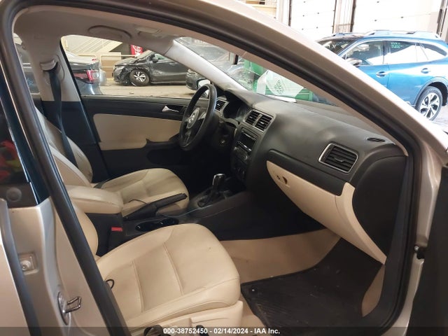 3VWD17AJ5EM247806 Volkswagen Jetta 1.8t Se