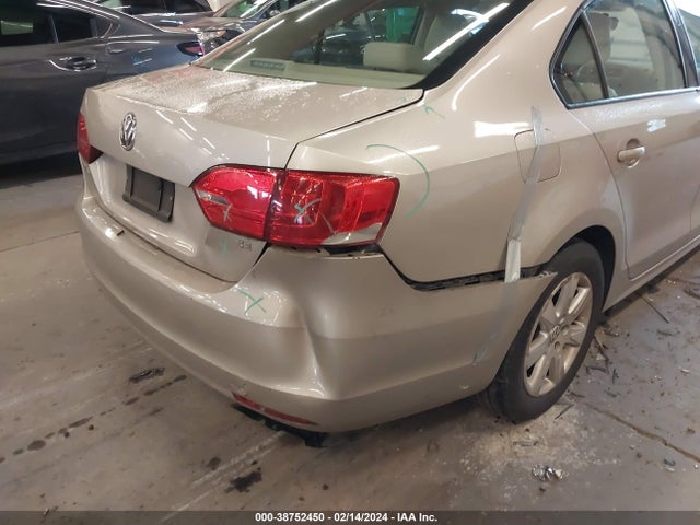 3VWD17AJ5EM247806 Volkswagen Jetta 1.8t Se