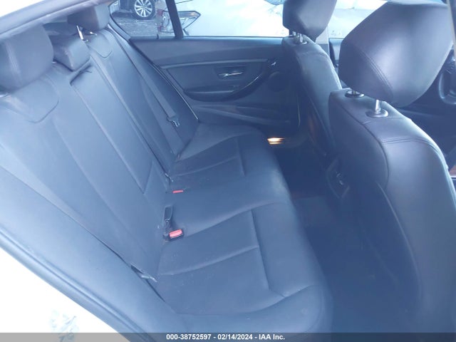 BMW 320i Xdrive 2015 WBA3C3G57FNS75705 Image 8