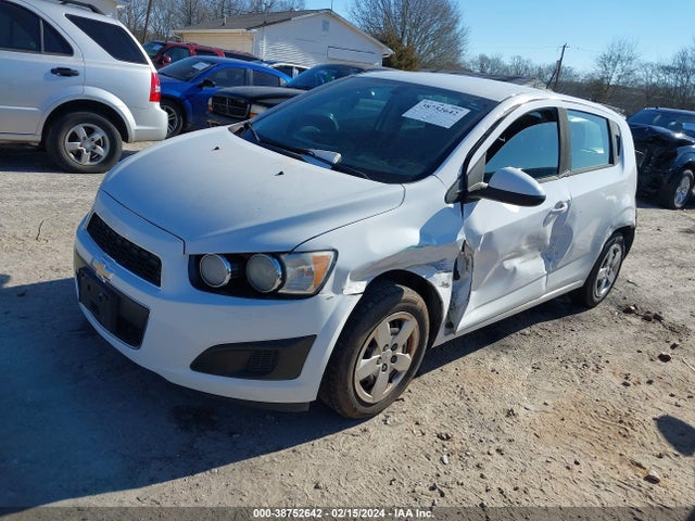 Chevrolet SONIC LS 2015 1G1JA6SH0F4187418 Image 2
