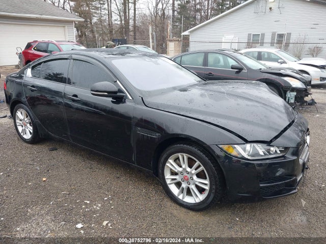 2018 JAGUAR XE SAJAJ4FX4JCP21565 Photo 0