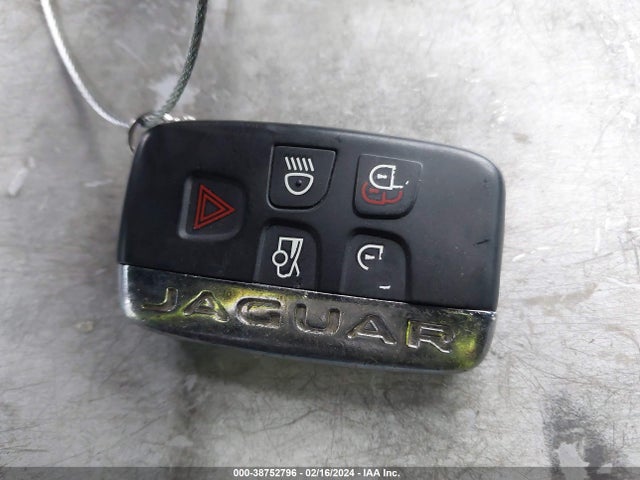 2018 JAGUAR XE SAJAJ4FX4JCP21565 Photo 10