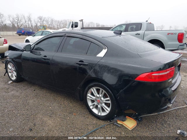 2018 JAGUAR XE SAJAJ4FX4JCP21565 Photo 2