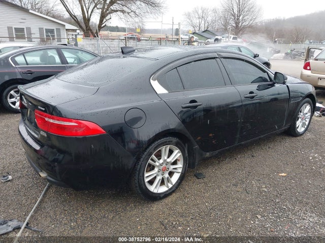 2018 JAGUAR XE SAJAJ4FX4JCP21565 Photo 3