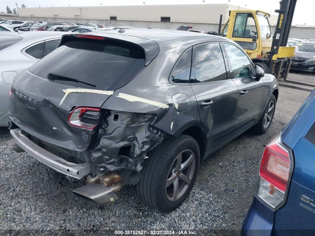 2018 PORSCHE MACAN WP1AA2A52JLB19948 Photo 3