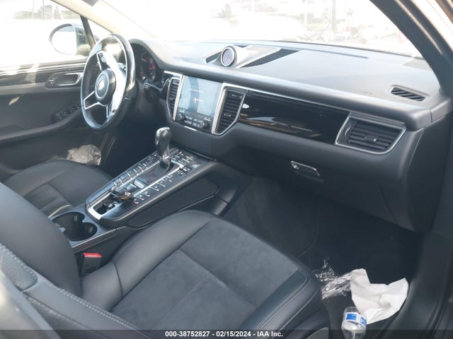 2018 PORSCHE MACAN WP1AA2A52JLB19948 Photo 4