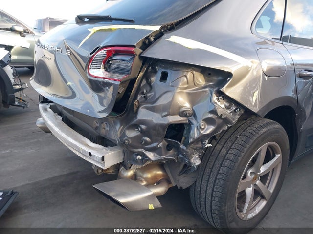 2018 PORSCHE MACAN WP1AA2A52JLB19948 Photo 5