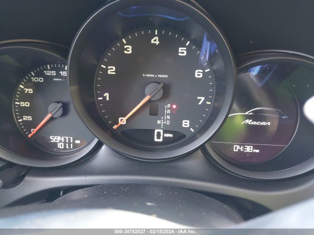 2018 PORSCHE MACAN WP1AA2A52JLB19948 Photo 6