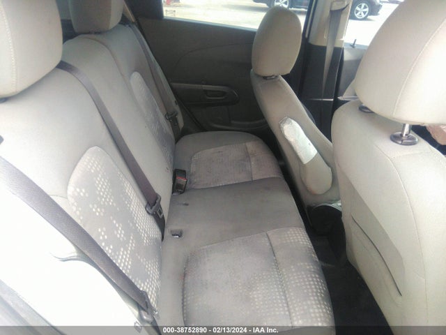 Chevrolet Sonic Lt Auto 2017 1G1JG6SH5H4140919 Image 8