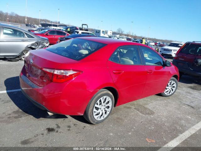 2T1BURHE0JC980631 Toyota COROLLA LE