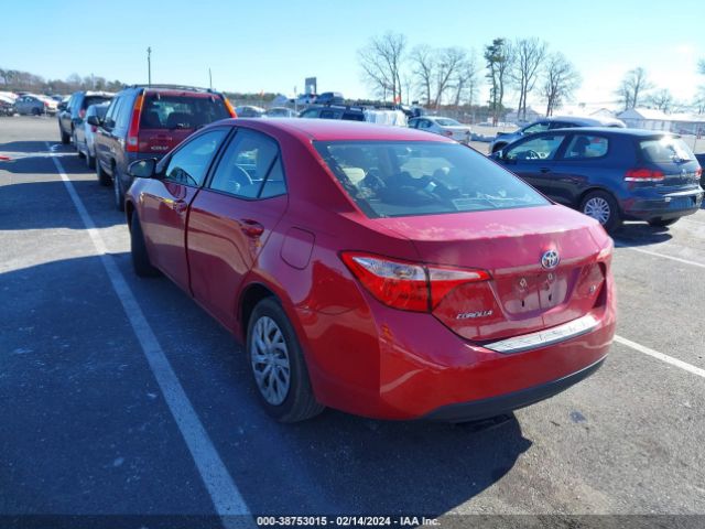 2T1BURHE0JC980631 Toyota COROLLA LE