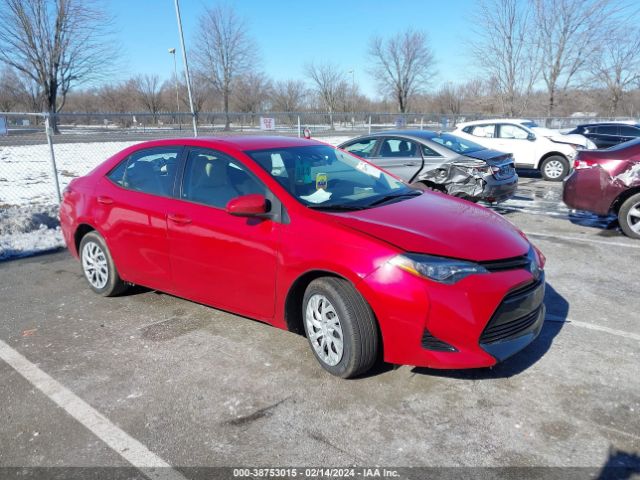 2T1BURHE0JC980631 Toyota COROLLA LE
