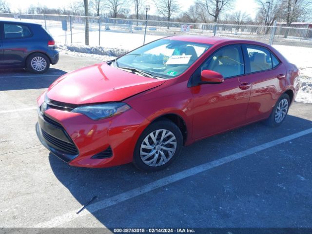 2T1BURHE0JC980631 Toyota COROLLA LE