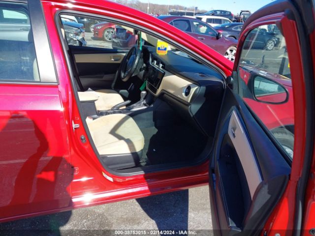 2T1BURHE0JC980631 Toyota COROLLA LE