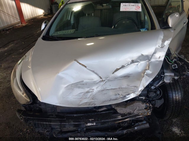 2014 HYUNDAI ELANTRA SE VIN: KMHDH4AE7EU220680
