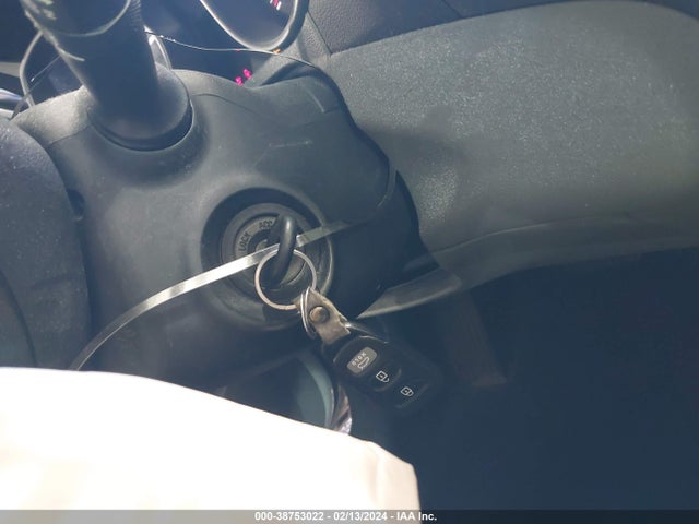 2014 HYUNDAI ELANTRA SE VIN: KMHDH4AE7EU220680